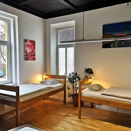 Vv Art, Unique In Center *