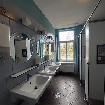 Vv Art, Unique In Center